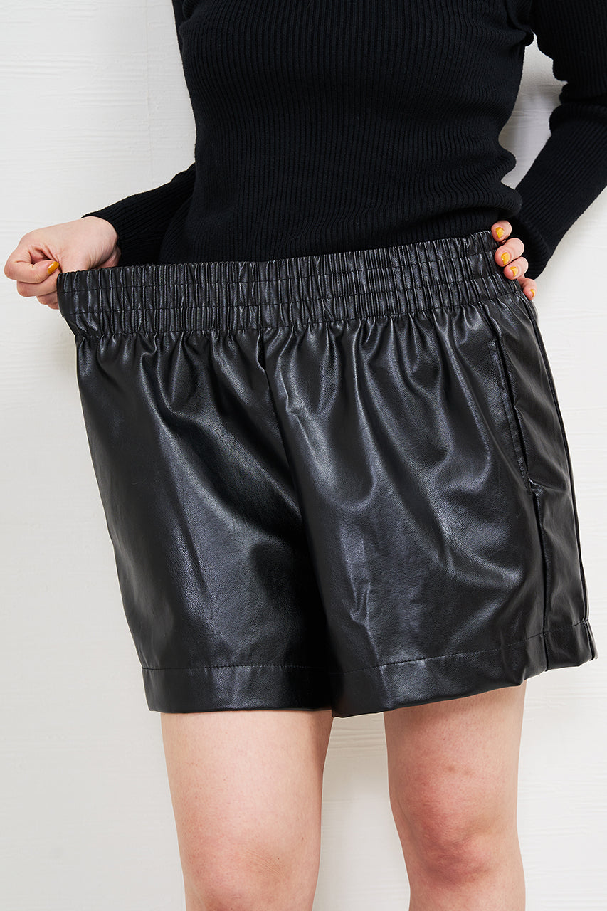 フェイクレザーショートパンツ（synthetic leather short pants） – majeur